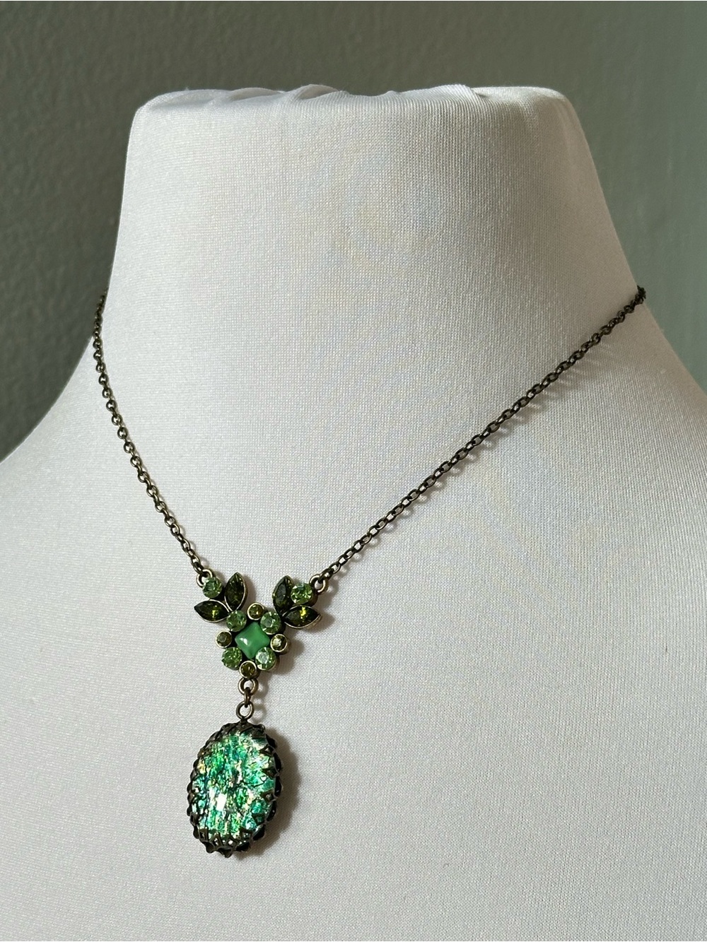 Vintage Inspired Green Glass Foil Opal Crystal Rhinestone Necklace Fairycore